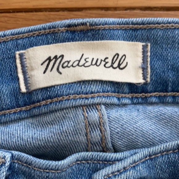 MADEWELL 9" High-Rise Skinny Crops: Button-Front - Picture 8 of 11